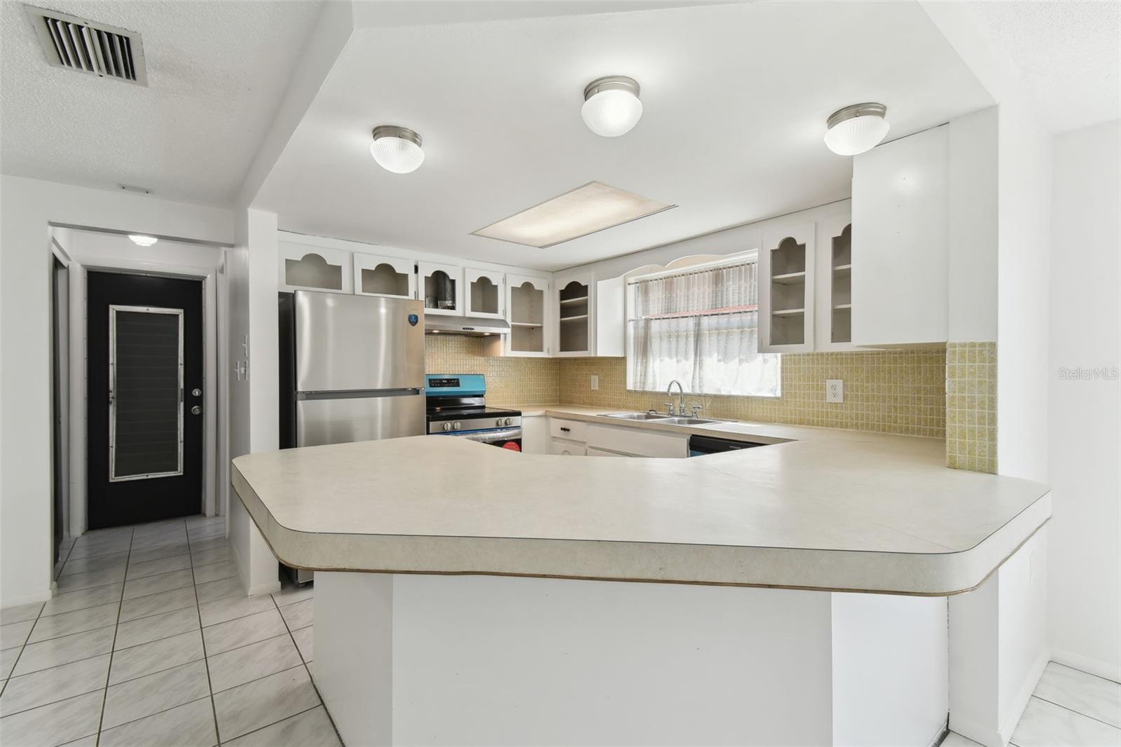 1629 DARTMOUTH DRIVE