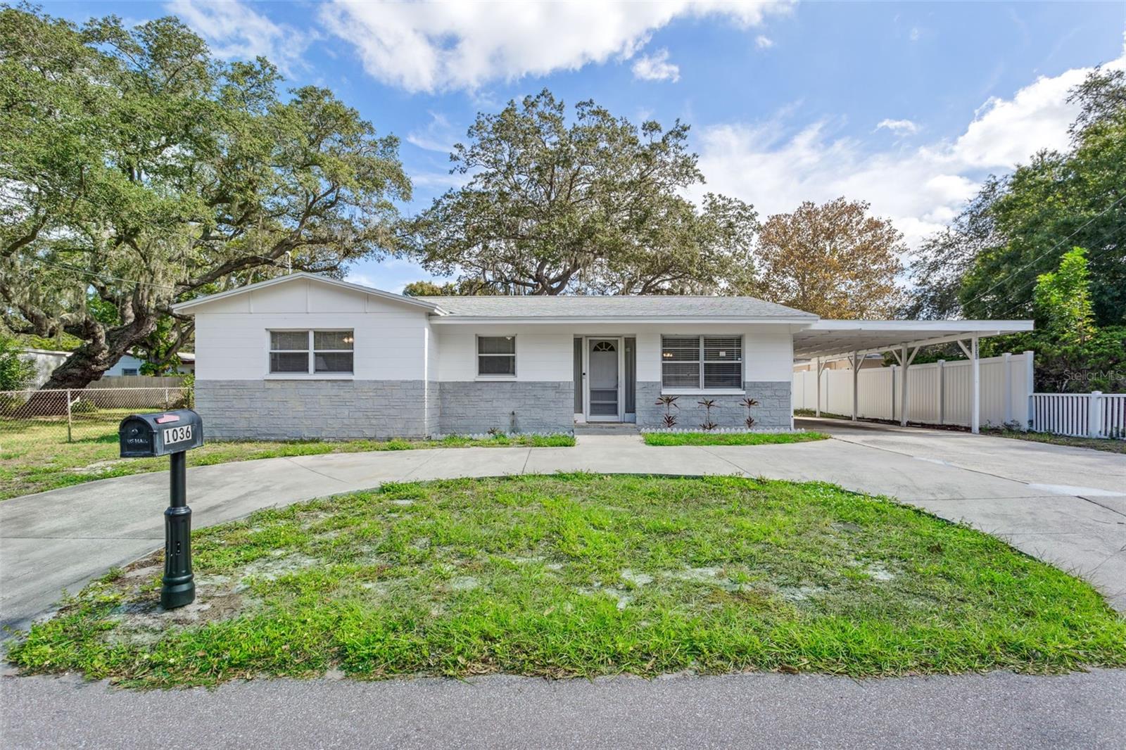 PALM RIDGE MANOR 1ST ADD - Residential