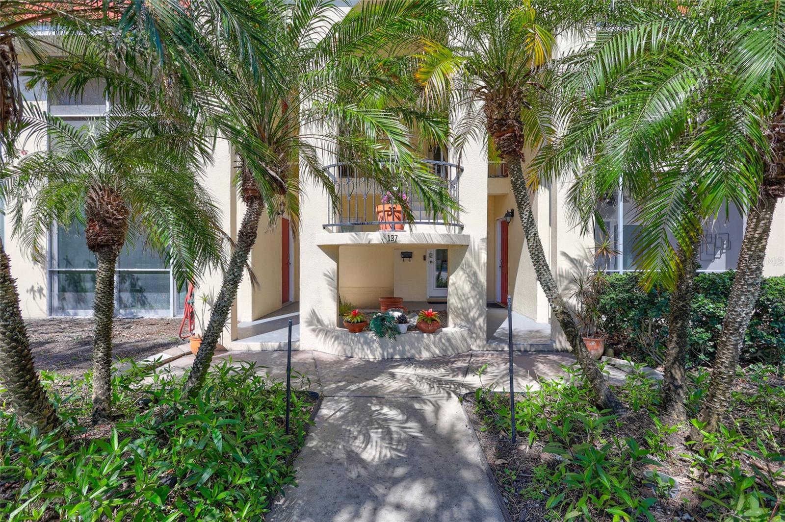 137 AVENIDA MESSINA 3
