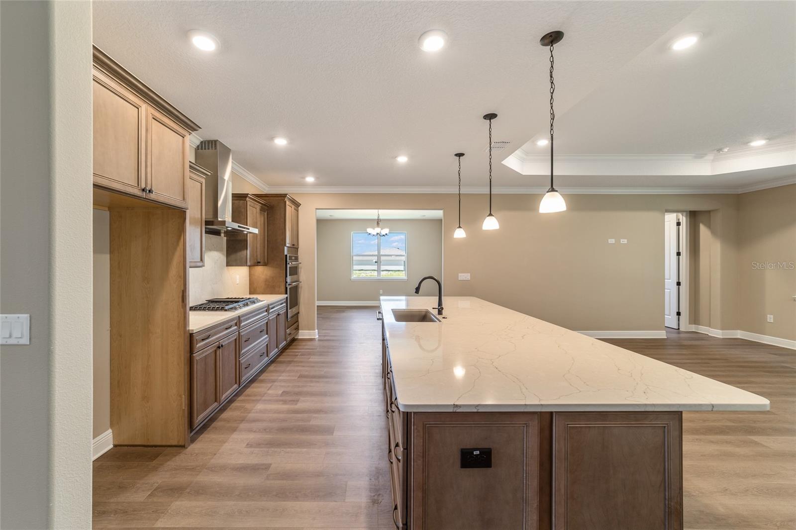 ON TOP OF THE WORLD - Residential