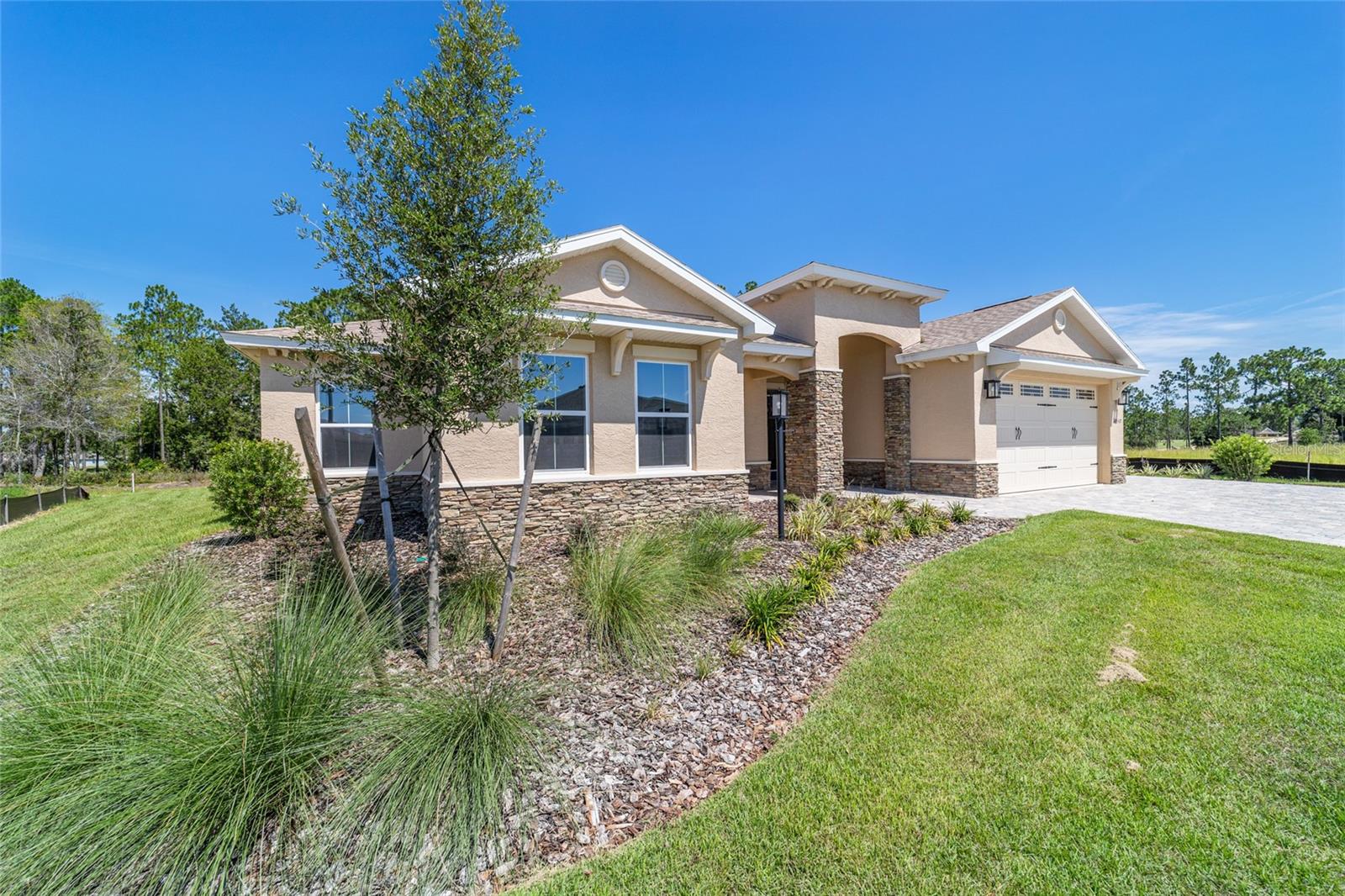 ON TOP OF THE WORLD - Residential