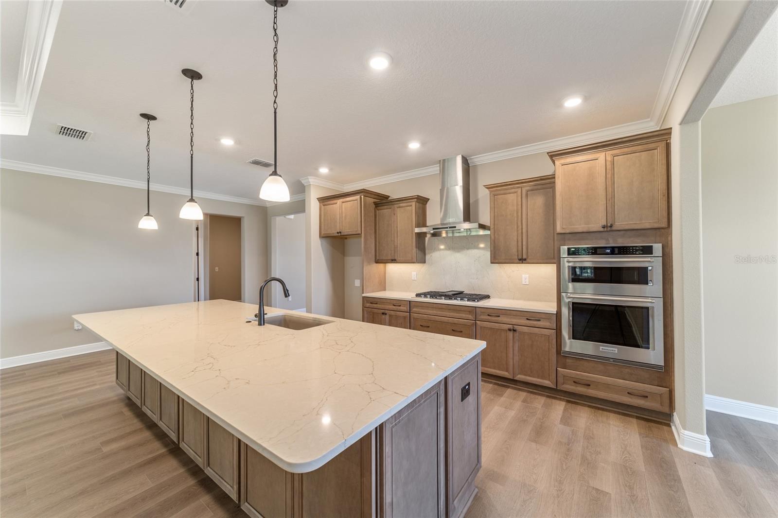 ON TOP OF THE WORLD - Residential