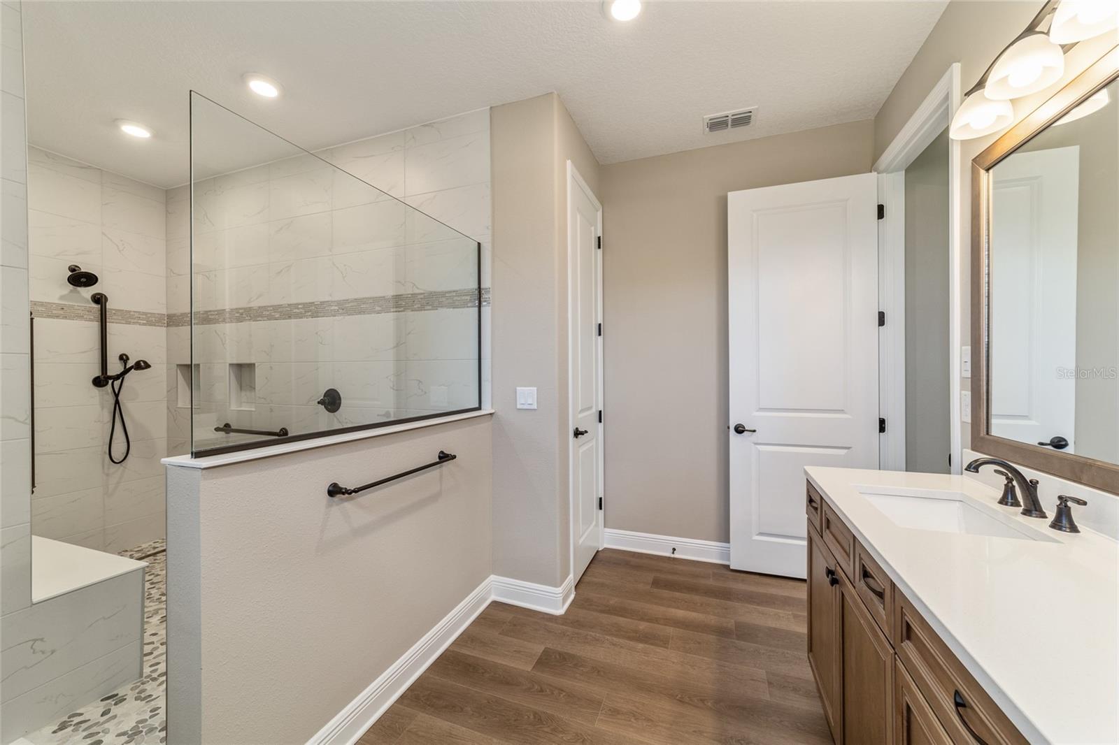 ON TOP OF THE WORLD - Residential