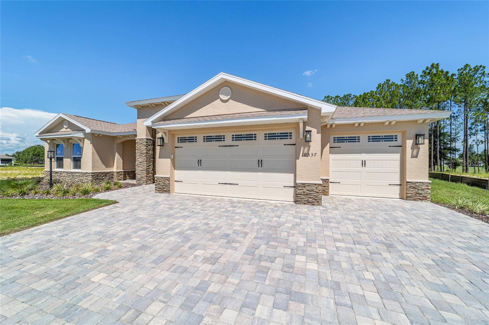 ON TOP OF THE WORLD - Residential