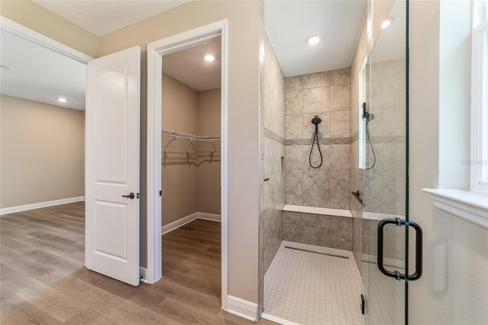 ON TOP OF THE WORLD - Residential