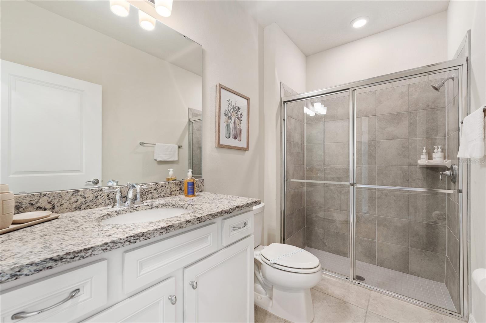 WINDSOR ISLAND RESIDENCE PH 2B - Residential