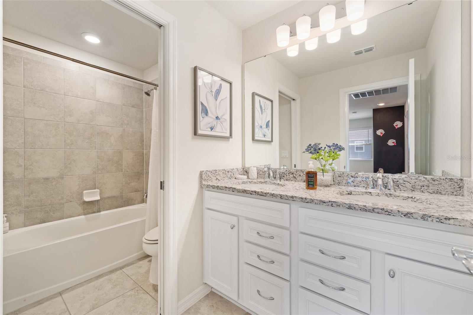 WINDSOR ISLAND RESIDENCE PH 2B - Residential