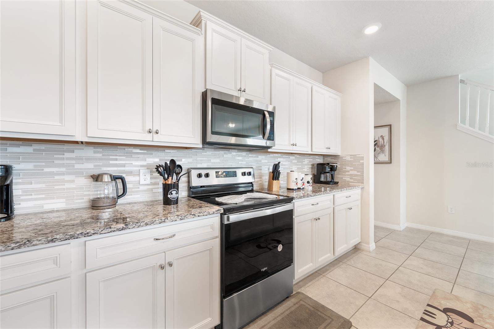 WINDSOR ISLAND RESIDENCE PH 2B - Residential