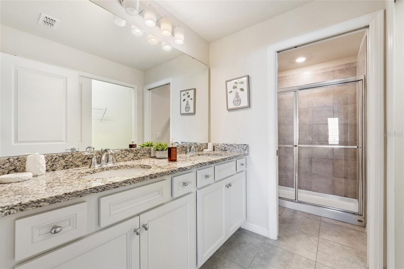 WINDSOR ISLAND RESIDENCE PH 2B - Residential