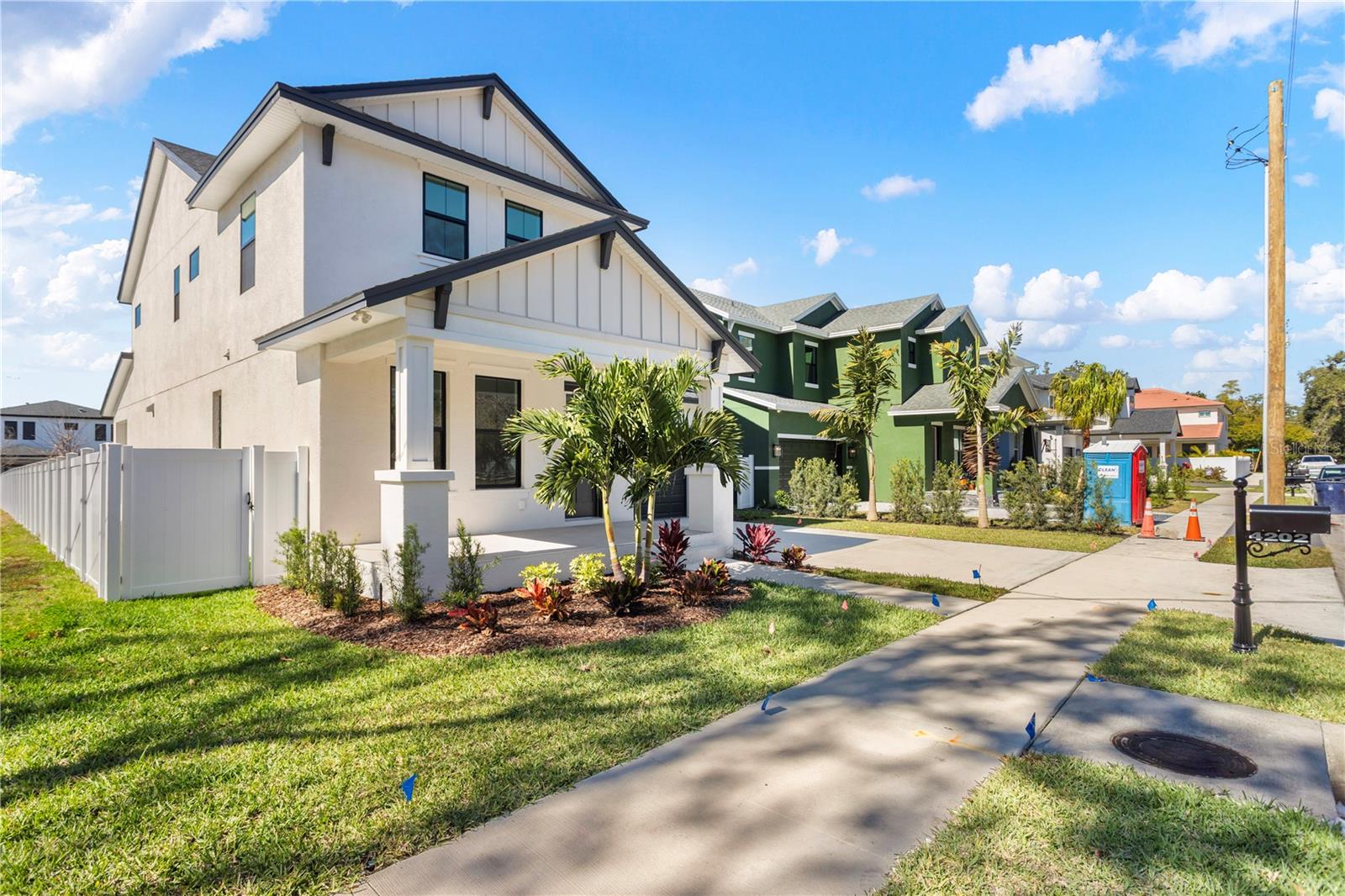 4202 N CLEARFIELD AVENUE