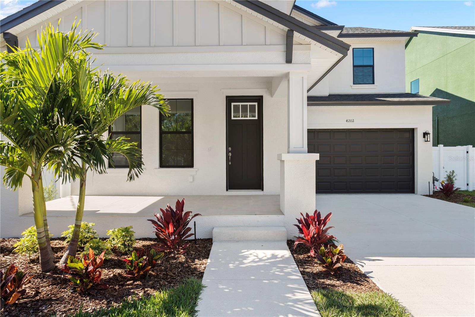 4202 N CLEARFIELD AVENUE