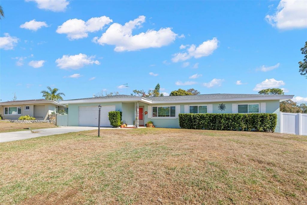 Photo of 1009 S San Remo Avenue, Clearwater, FL 33756 (MLS # TB8471154)