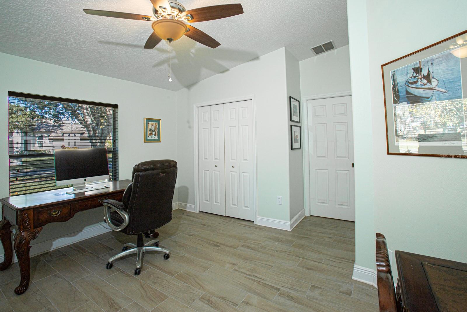 COUNTRY WOODS - Residential