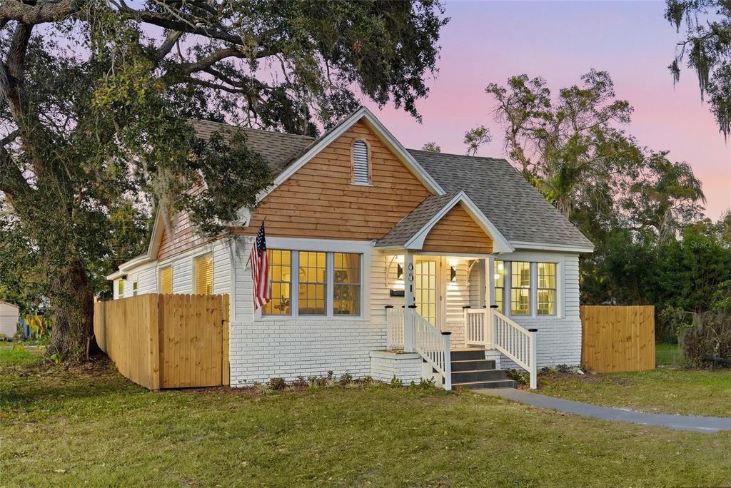 Photo of 851 20th Avenue S, St Petersburg, FL 33701 (MLS # TB8470170)