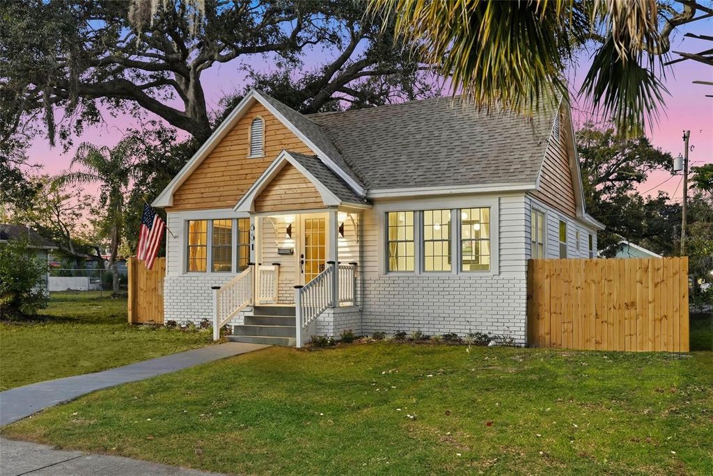 Photo of 851 20th Avenue S, St Petersburg, FL 33701 (MLS # TB8470170)