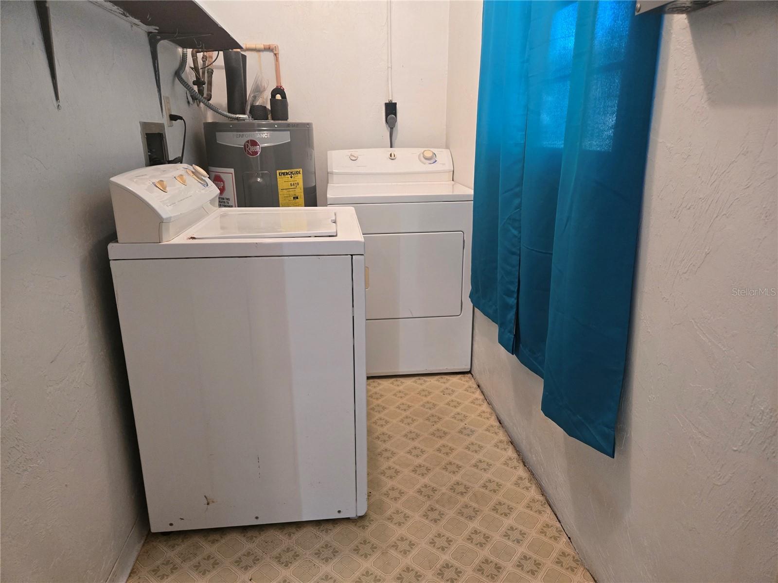 HINCKLEYS SUB - Residential