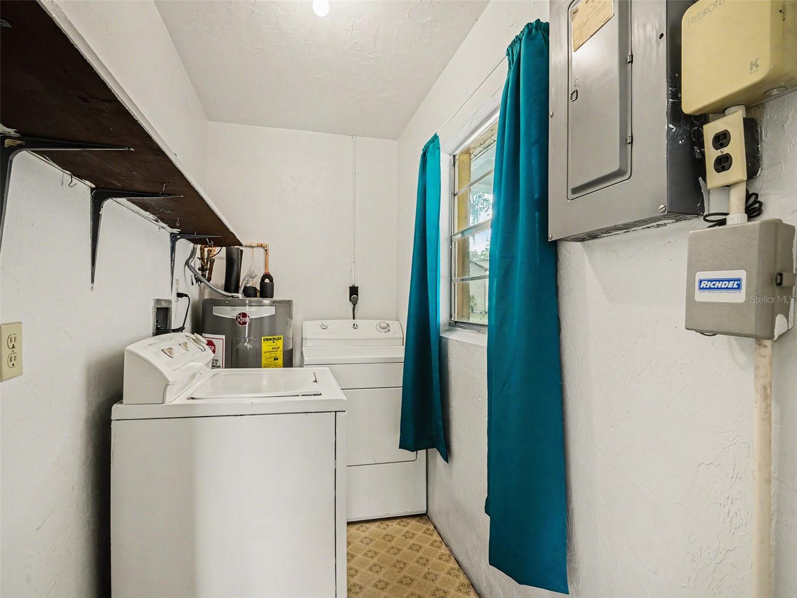 HINCKLEYS SUB - Residential