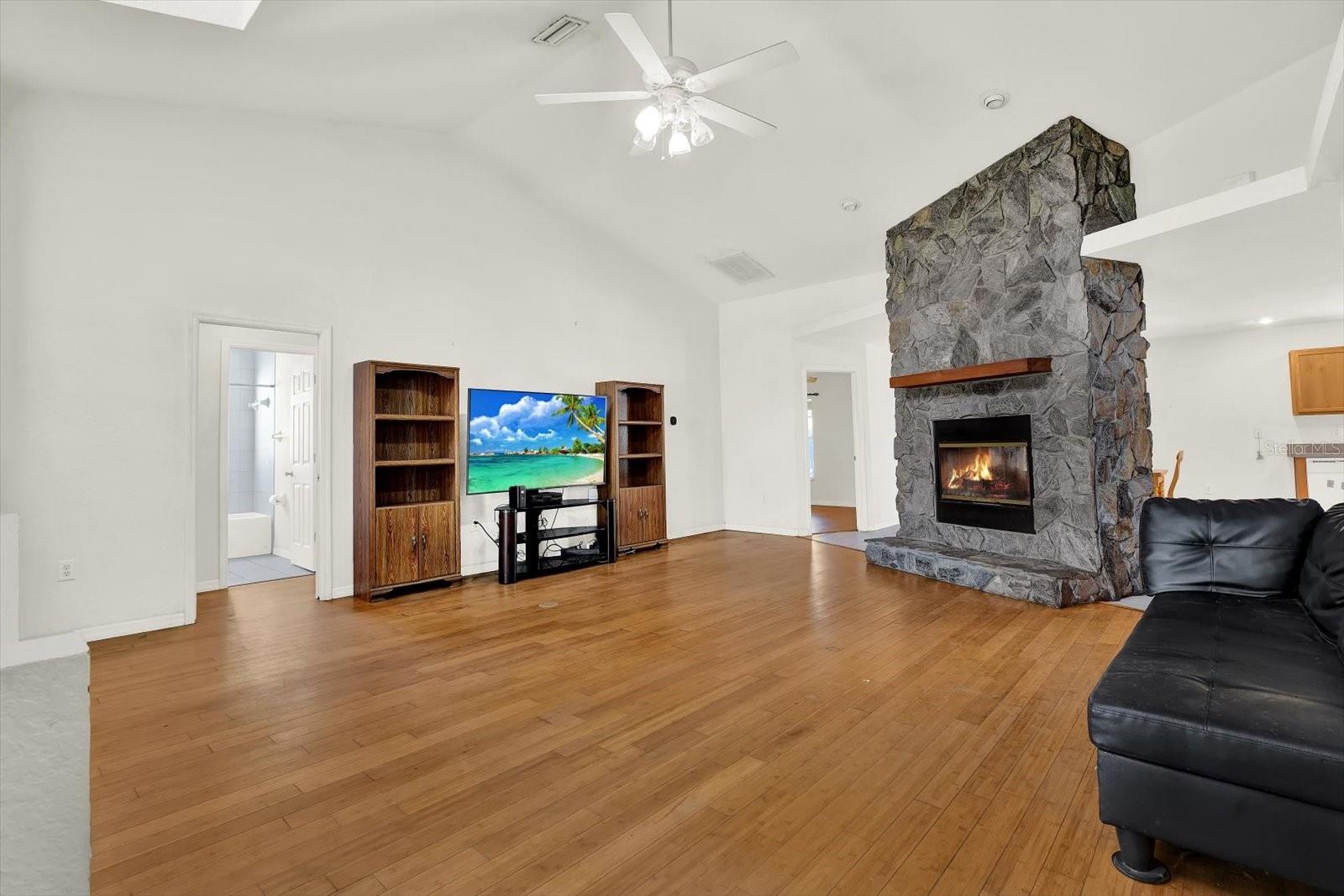 SPRING HILL - Residential