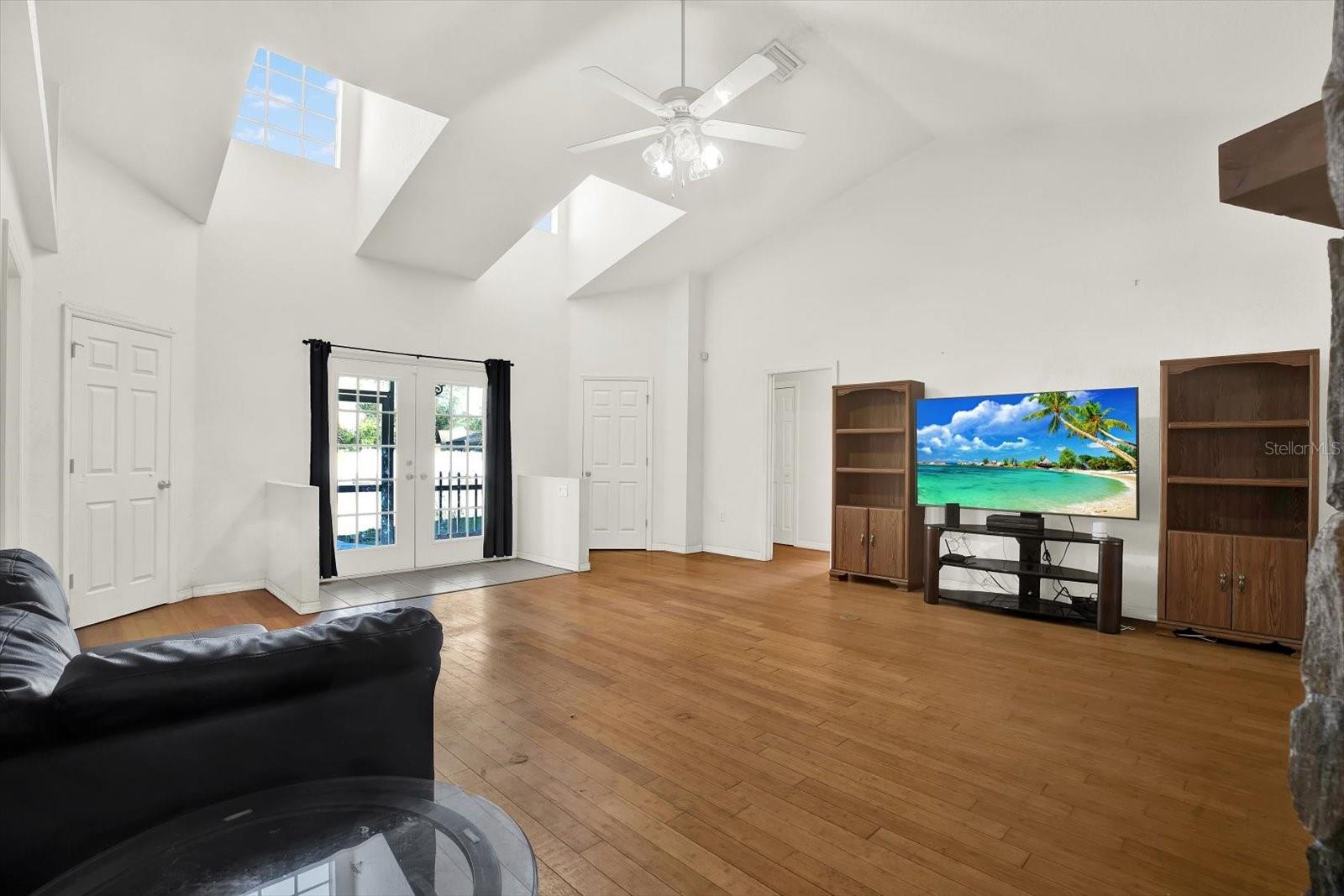 SPRING HILL - Residential