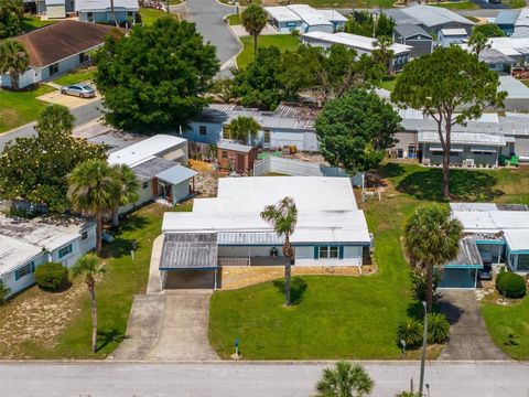 Tiny photo for 31643 Howard Street, Tavares, FL 32778 (MLS # G5112594)