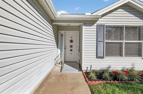 Tiny photo for 1307 Panama Place, Lady Lake, FL 32159 (MLS # G5110367)