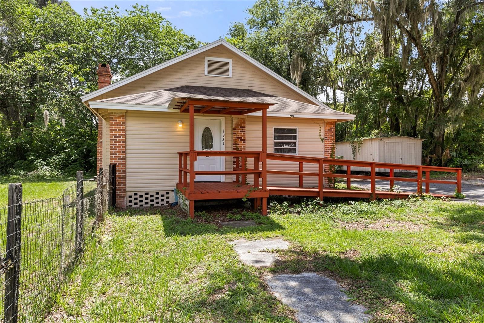 1921 NE 8TH ROAD