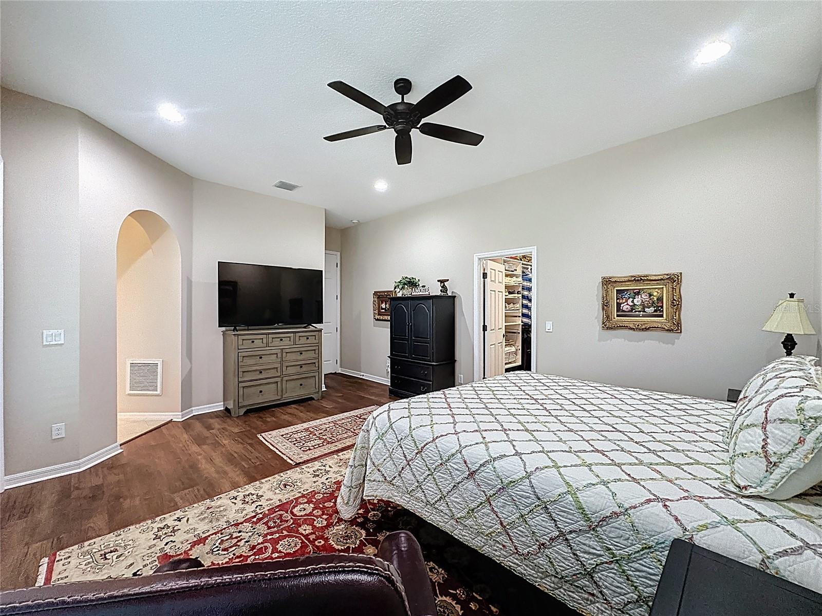 CASCADES OF GROVELAND (TRILOGY) - Residential