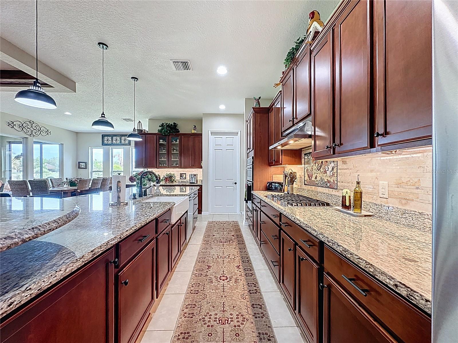 CASCADES OF GROVELAND (TRILOGY) - Residential