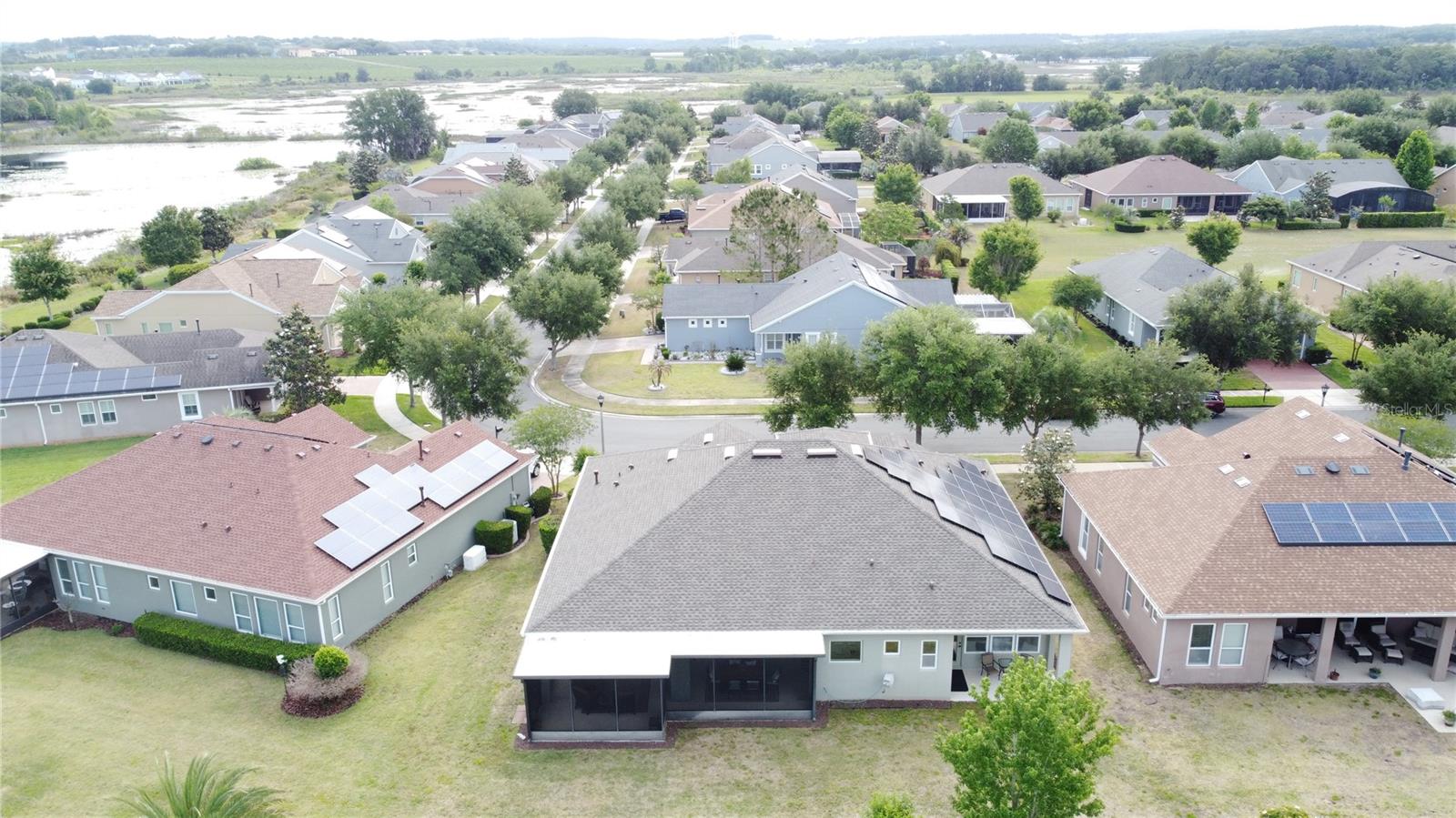 CASCADES OF GROVELAND (TRILOGY) - Residential