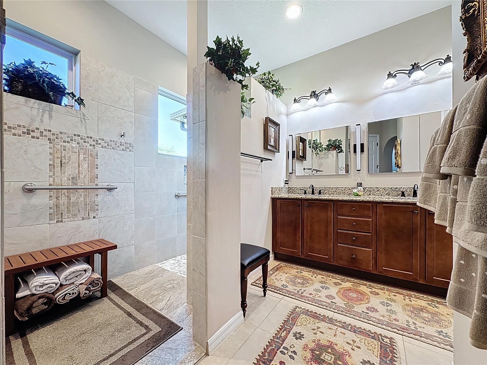 CASCADES OF GROVELAND (TRILOGY) - Residential
