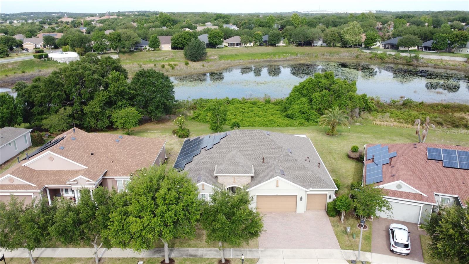 CASCADES OF GROVELAND (TRILOGY) - Residential