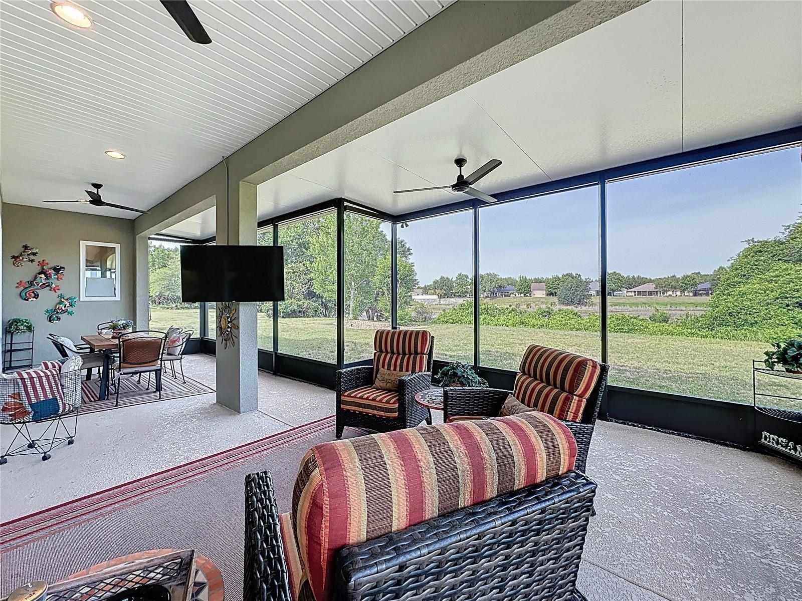 CASCADES OF GROVELAND (TRILOGY) - Residential