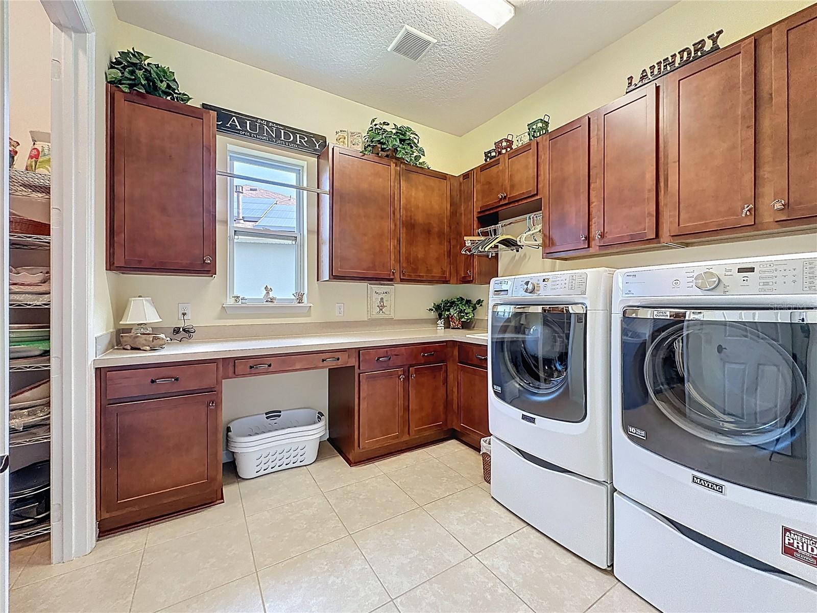 CASCADES OF GROVELAND (TRILOGY) - Residential