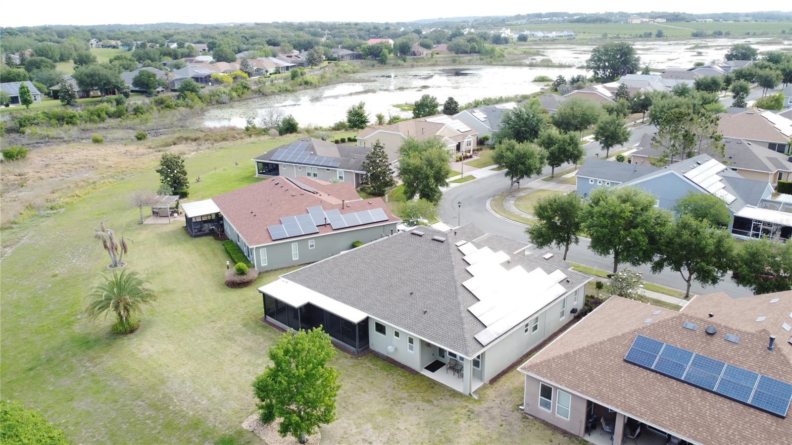 CASCADES OF GROVELAND (TRILOGY) - Residential