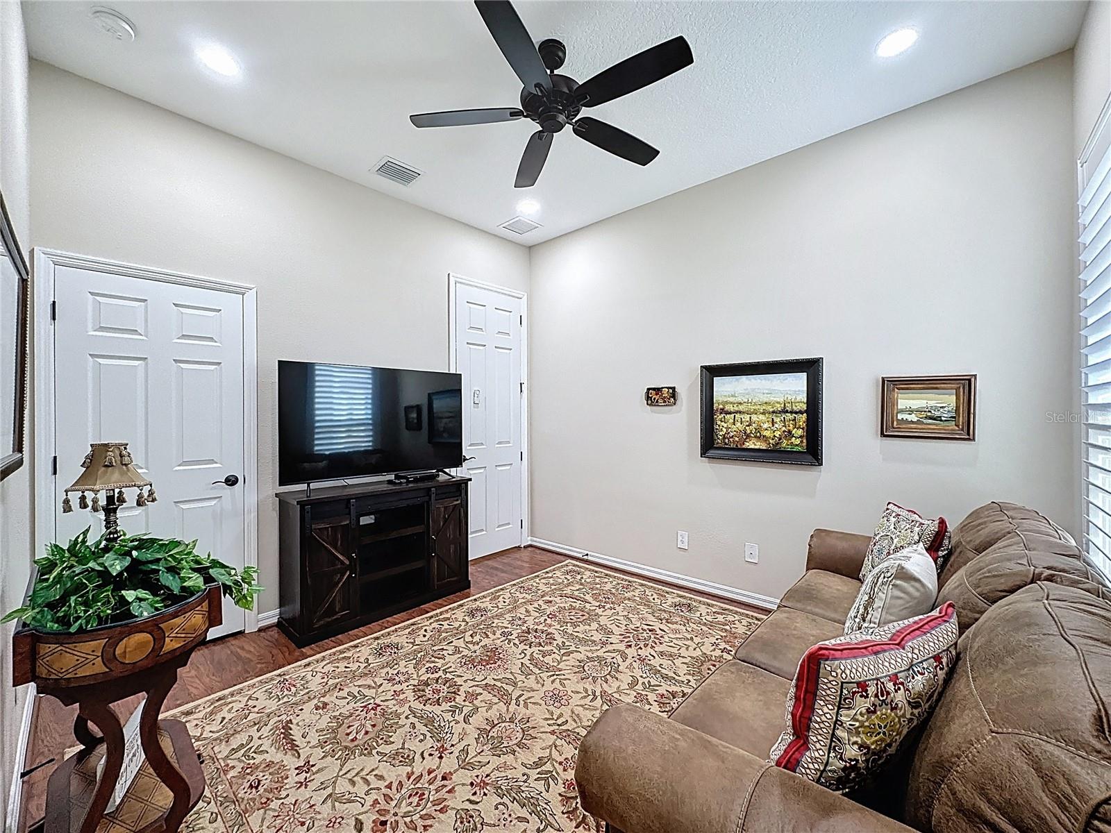 CASCADES OF GROVELAND (TRILOGY) - Residential