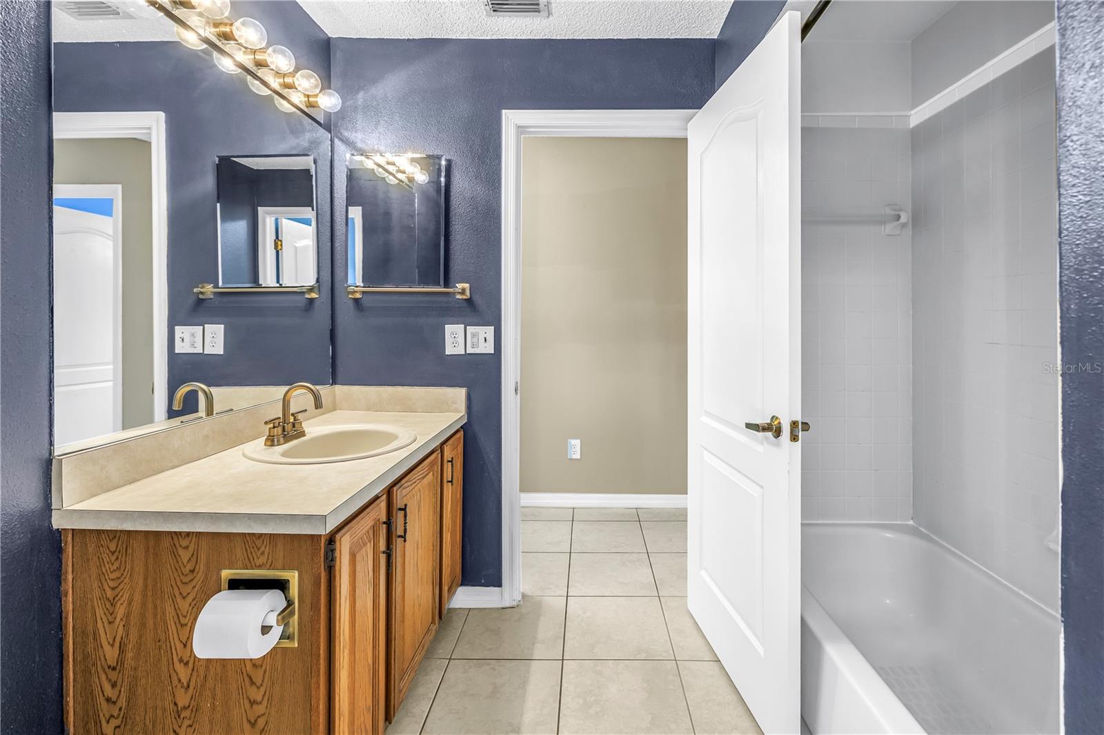 KEYSTONE CROSSINGS - Residential