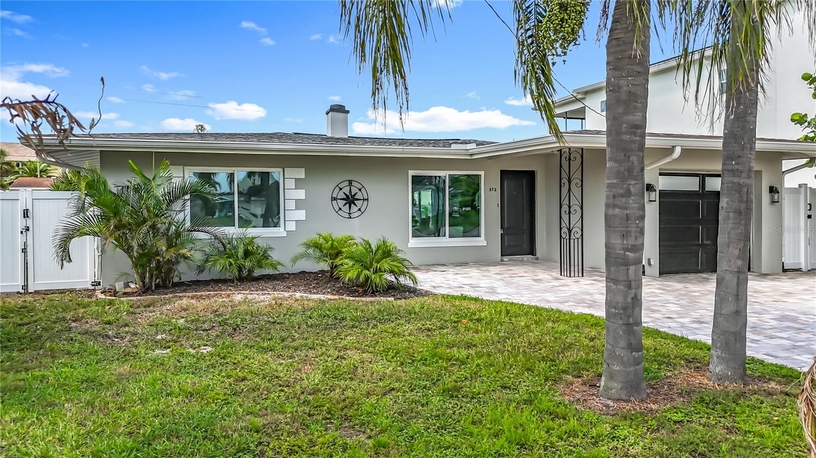 572 BAYWOOD DRIVE N