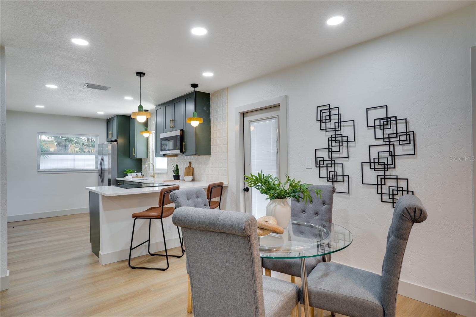 PASADENA ESTATES SEC F - Residential