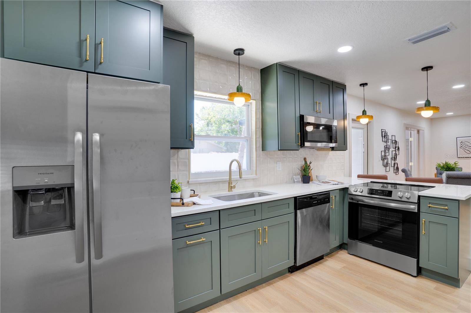 PASADENA ESTATES SEC F - Residential