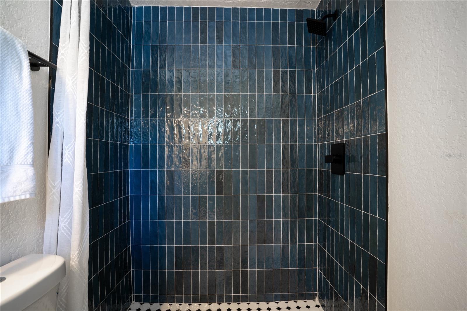 PASADENA ESTATES SEC F - Residential