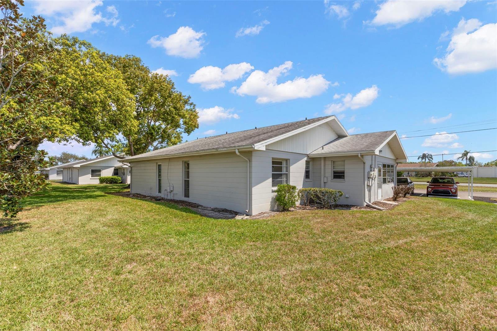 401 DE GRASSE PLACE 18