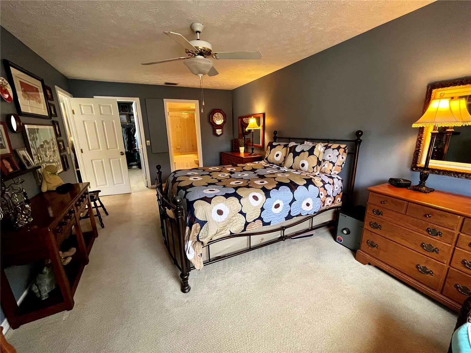 REGENCY PARK CONDO - Residential