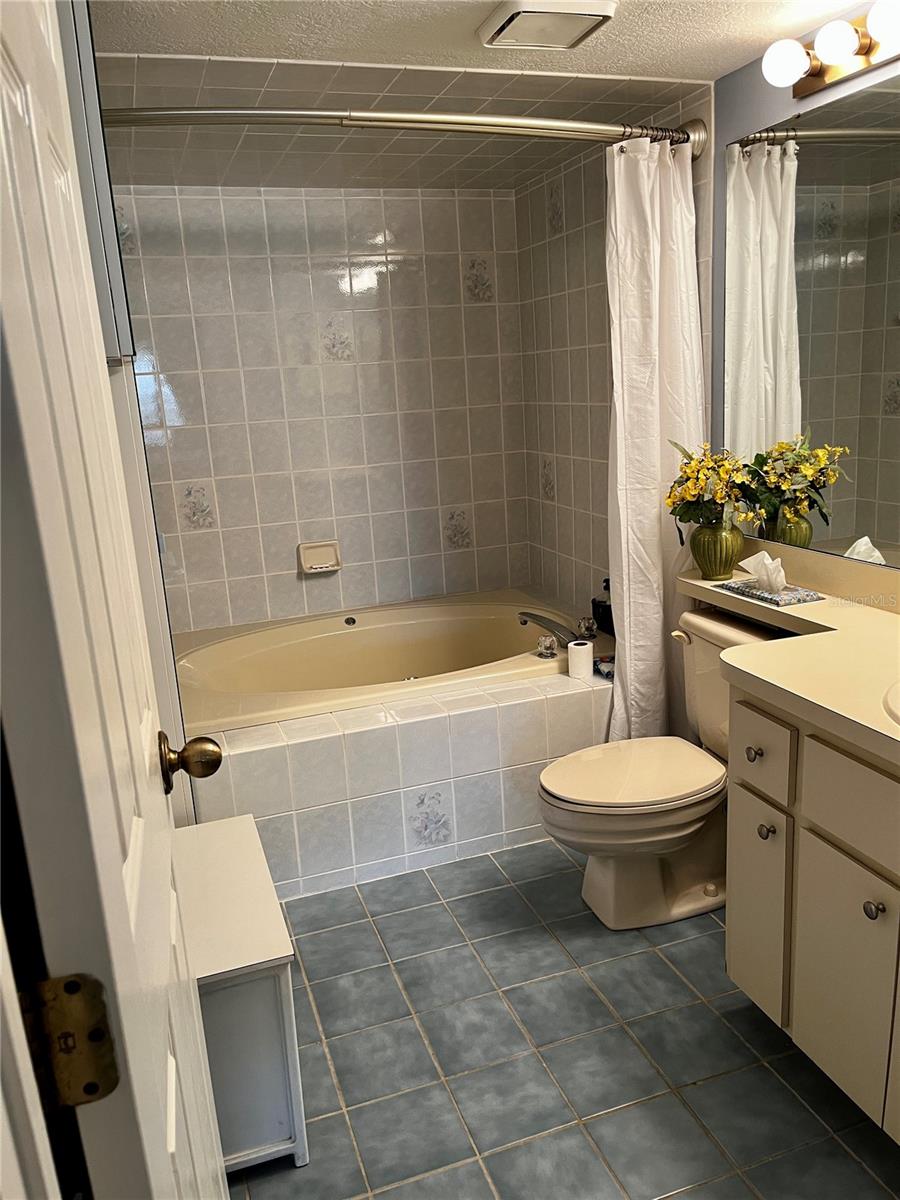 REGENCY PARK CONDO - Residential