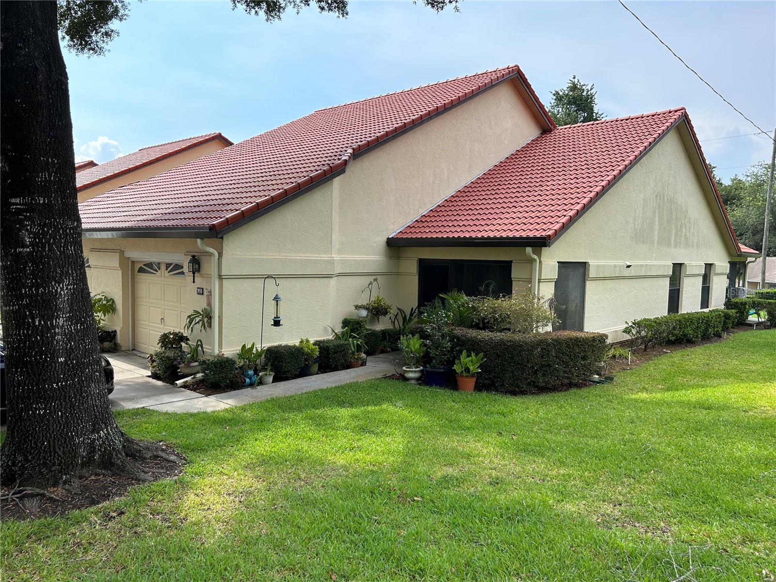 REGENCY PARK CONDO - Residential