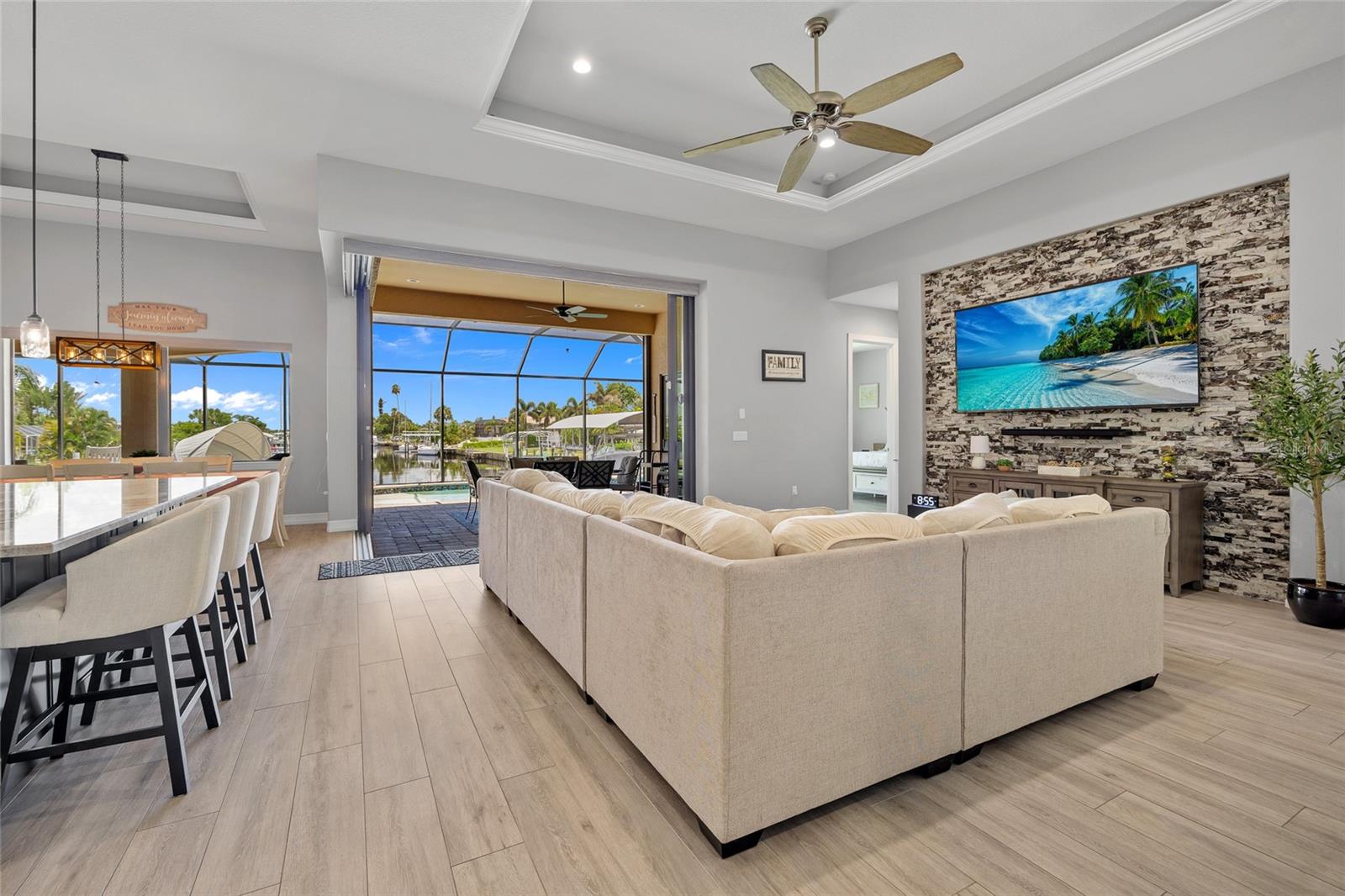 4286 HARBOR BOULEVARD