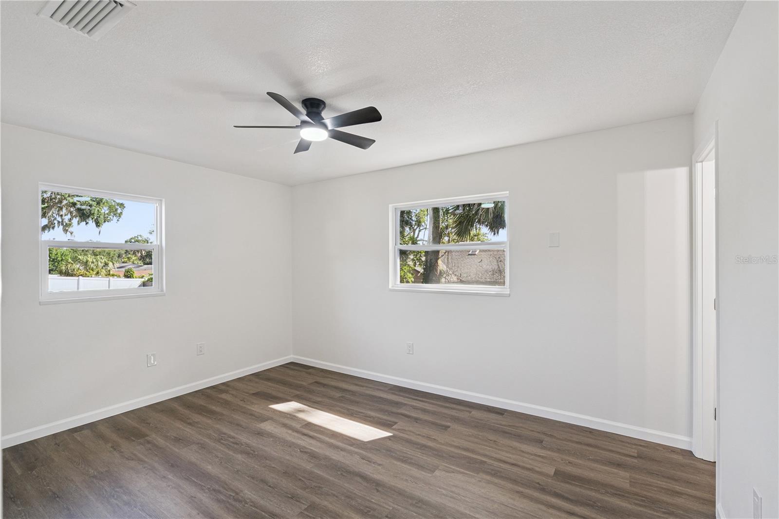 LEESBURG BEVERLY SHORES - Residential