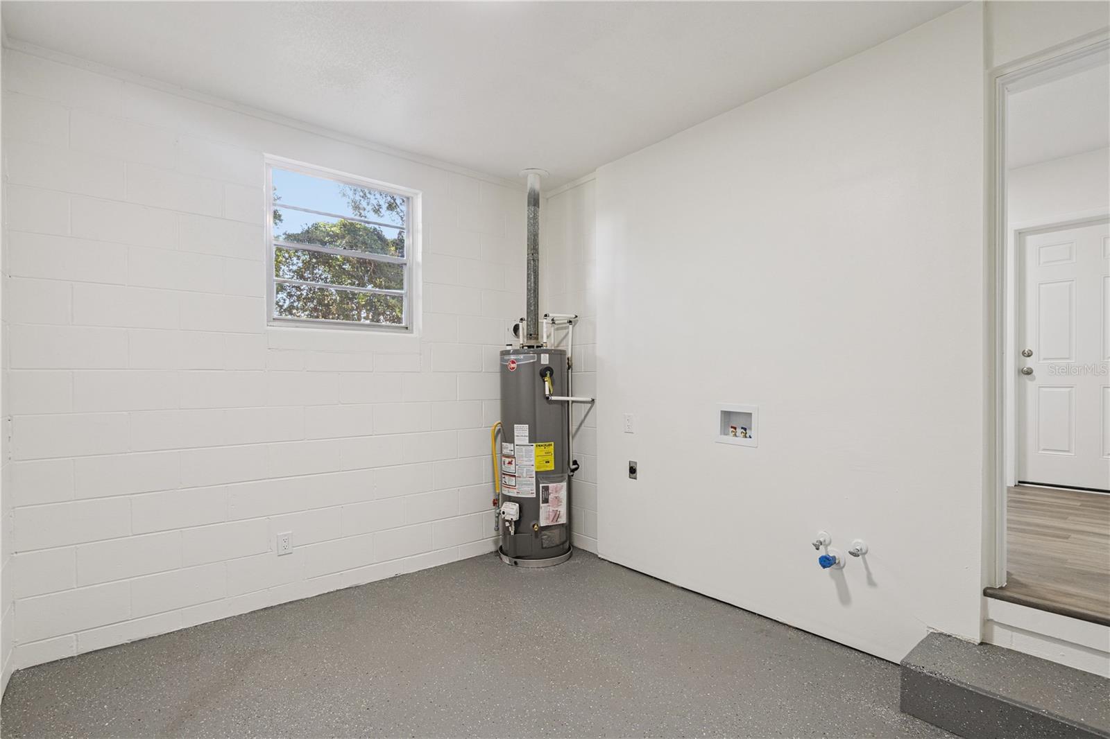 LEESBURG BEVERLY SHORES - Residential