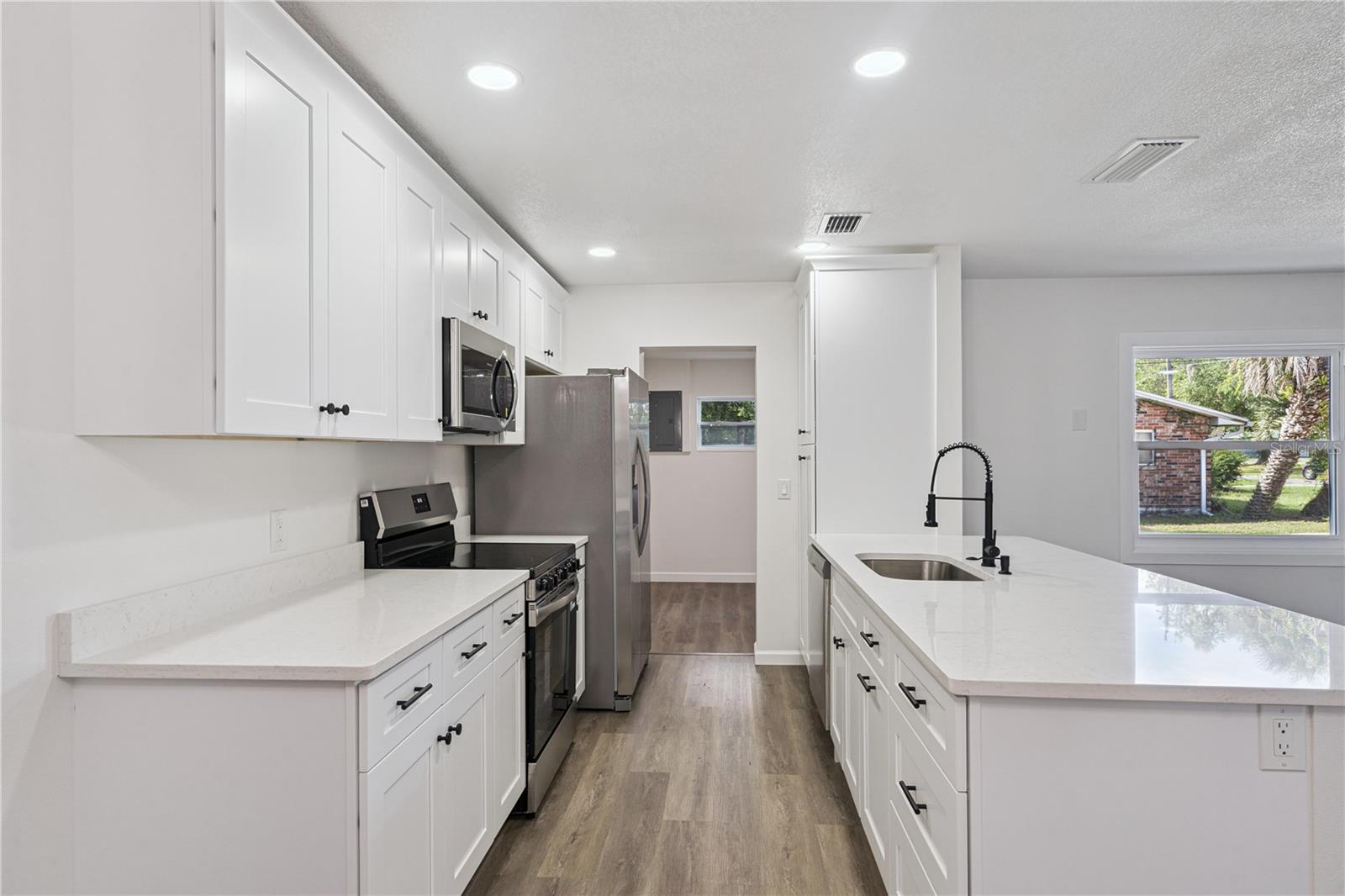 LEESBURG BEVERLY SHORES - Residential