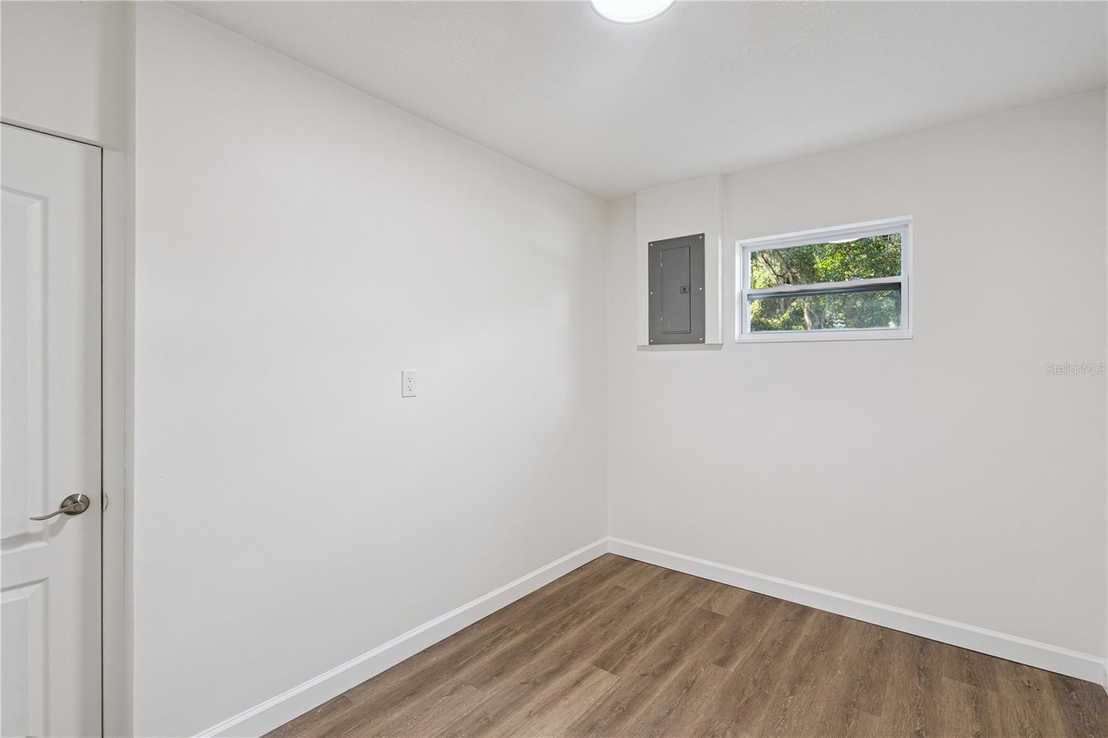 LEESBURG BEVERLY SHORES - Residential
