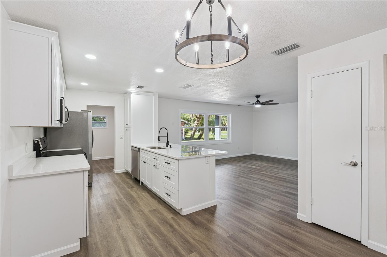 LEESBURG BEVERLY SHORES - Residential